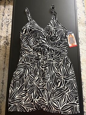 Lands' End Black & White Floral-Leaf One-Piece Swimdress